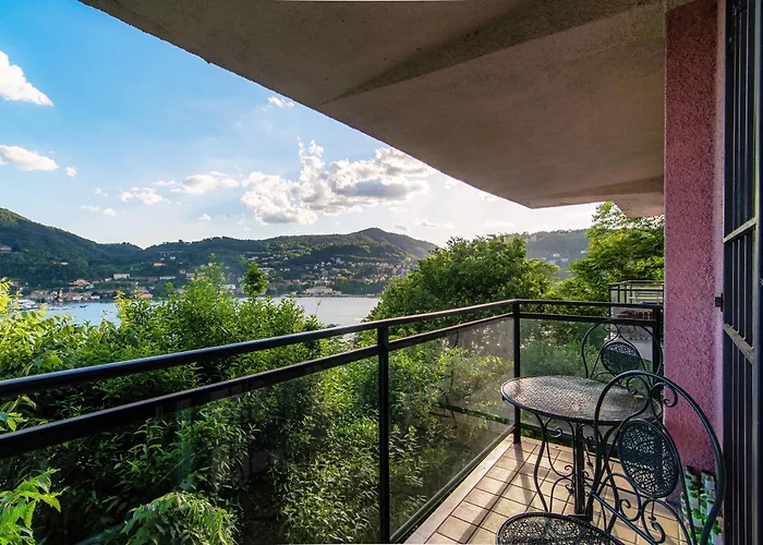 Bellavista Flat - The House Of Travelers Apartman *