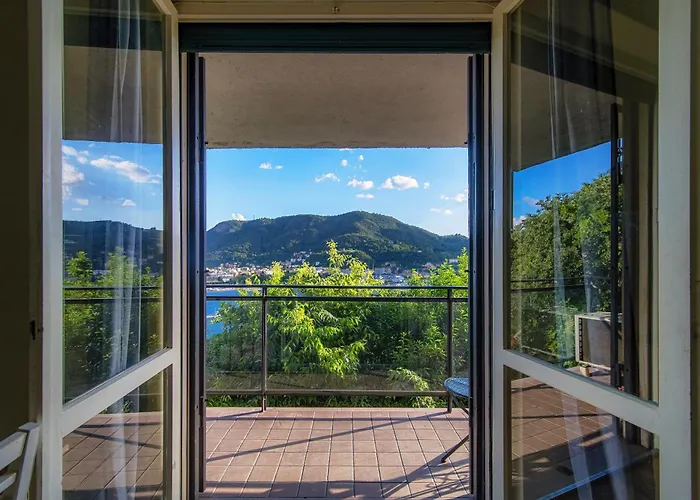 Bellavista Flat - The House Of Travelers Apartman