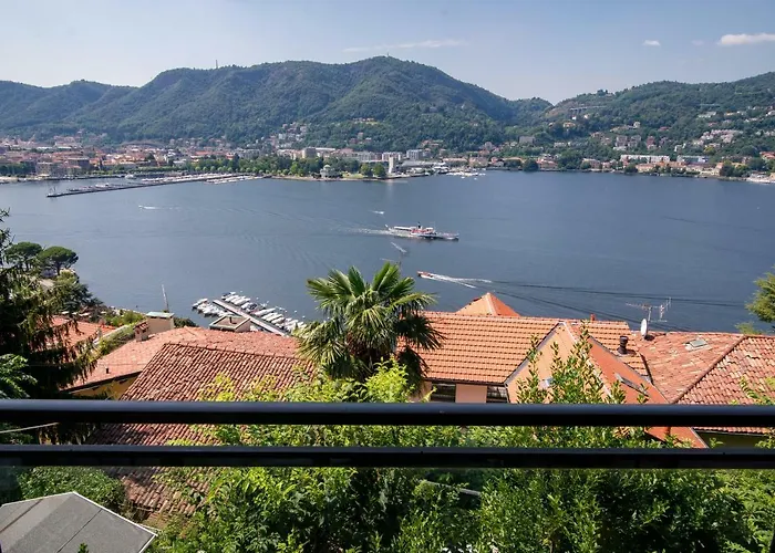 Bellavista Flat - The House Of Travelers Apartman